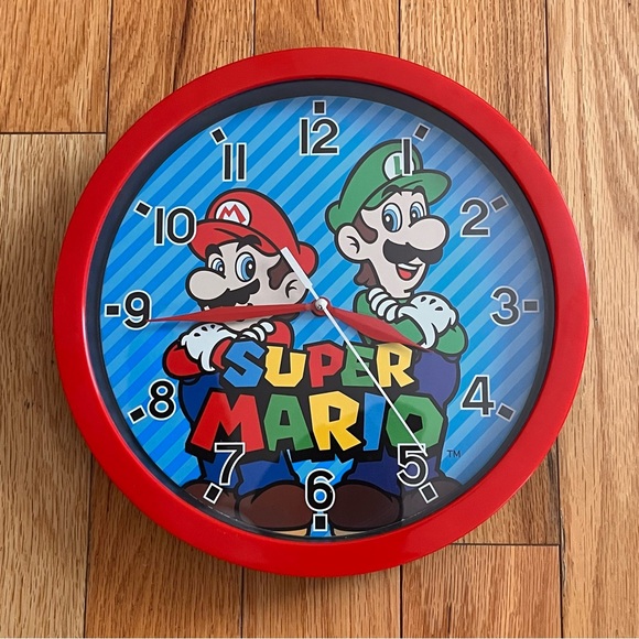Nintendo Super Mario Quartz 10” Wall Clock - Picture 1 of 4